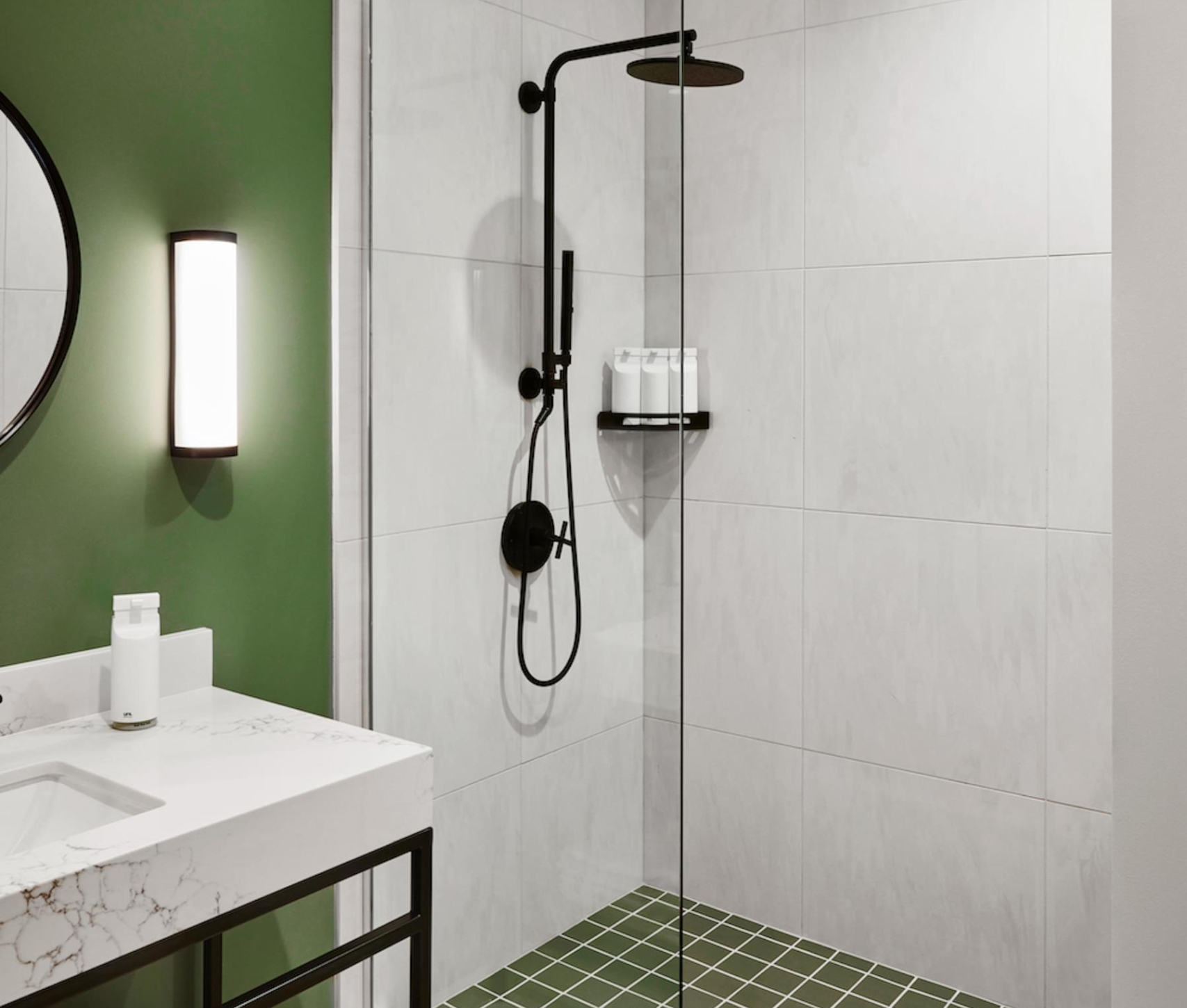 Aster Grand ADA Suite in Hollywood - luxury shower